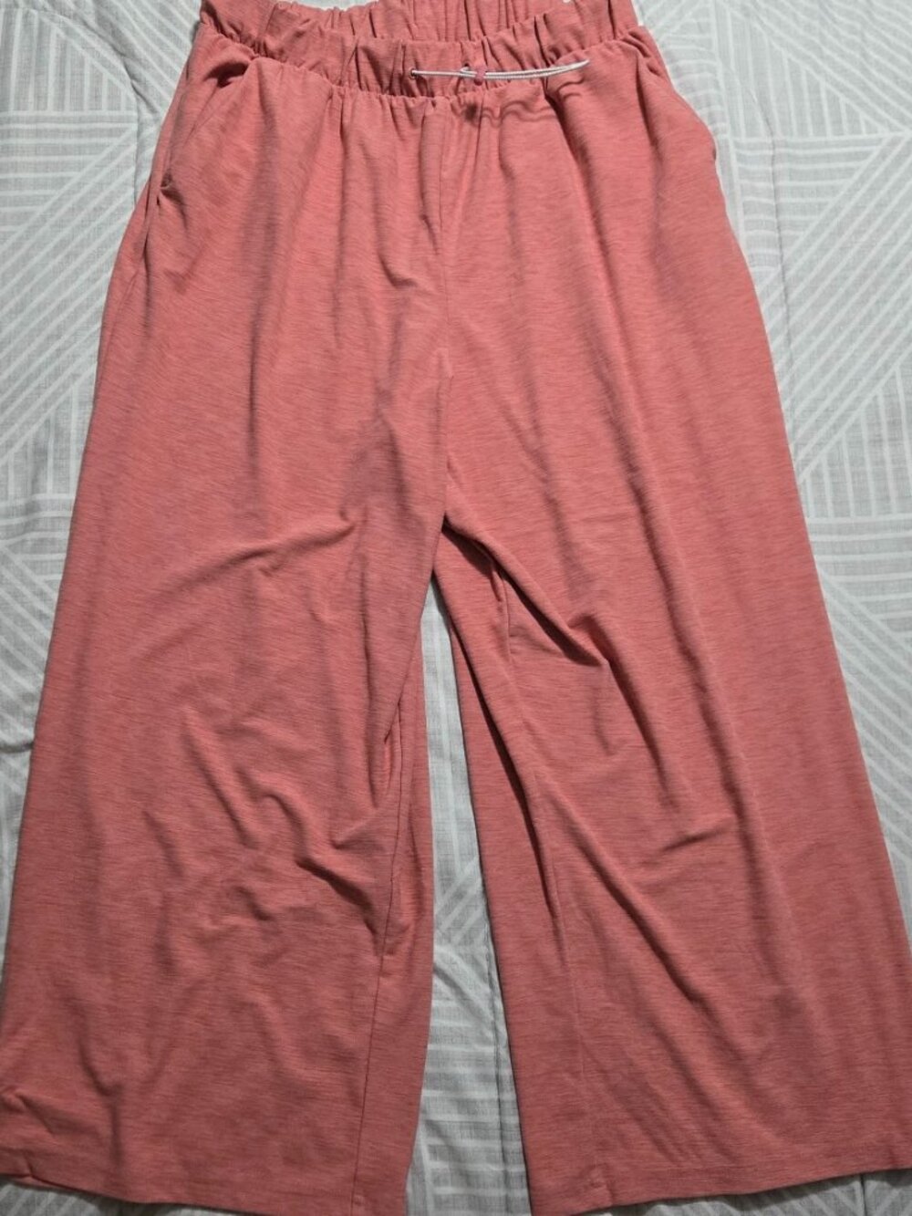 Old Navy Active Breathe ON Wide Leg Cropped Lounge Pants Dusty Rose Pink Large